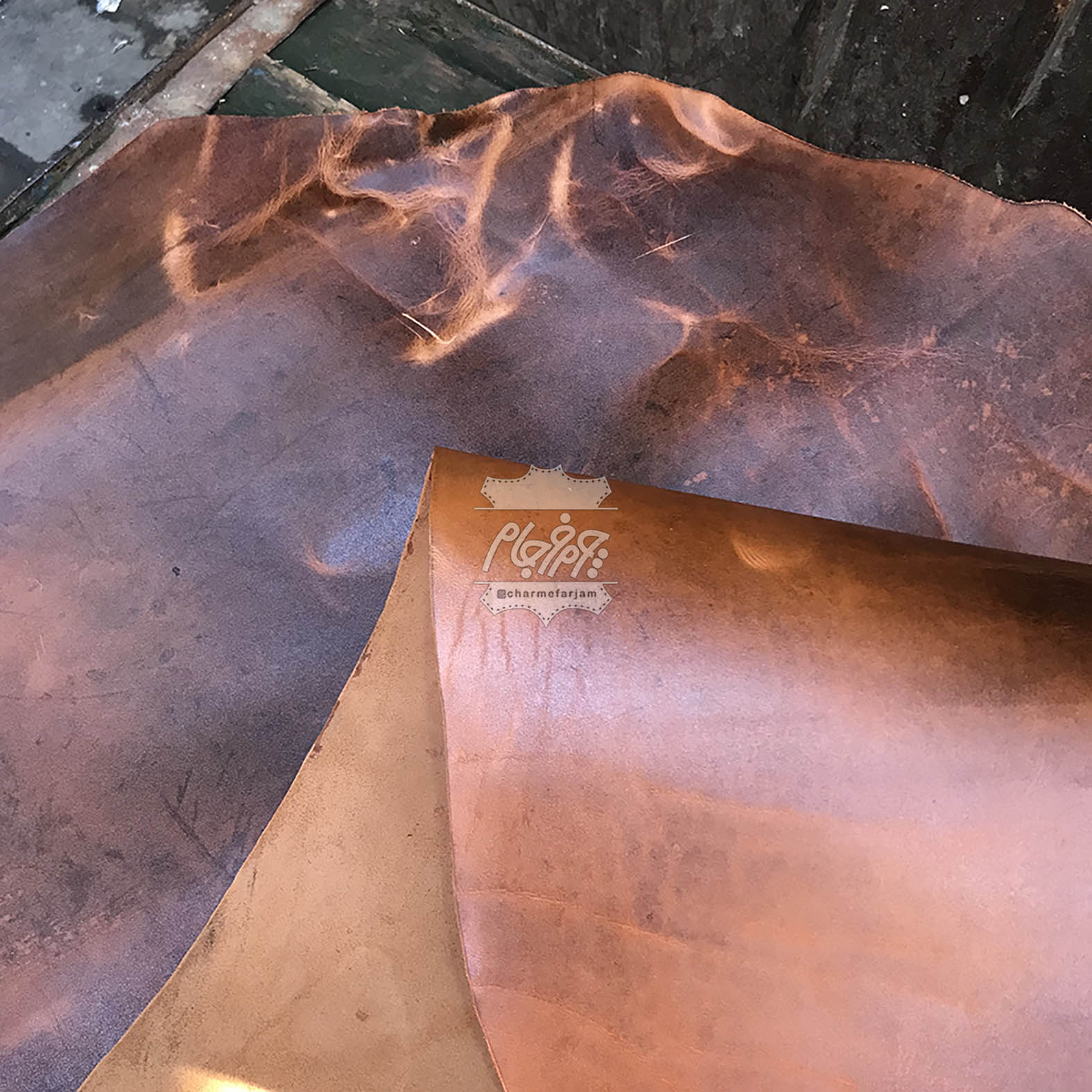 چرم گاوی کریزی هورس عسلی درجه دو