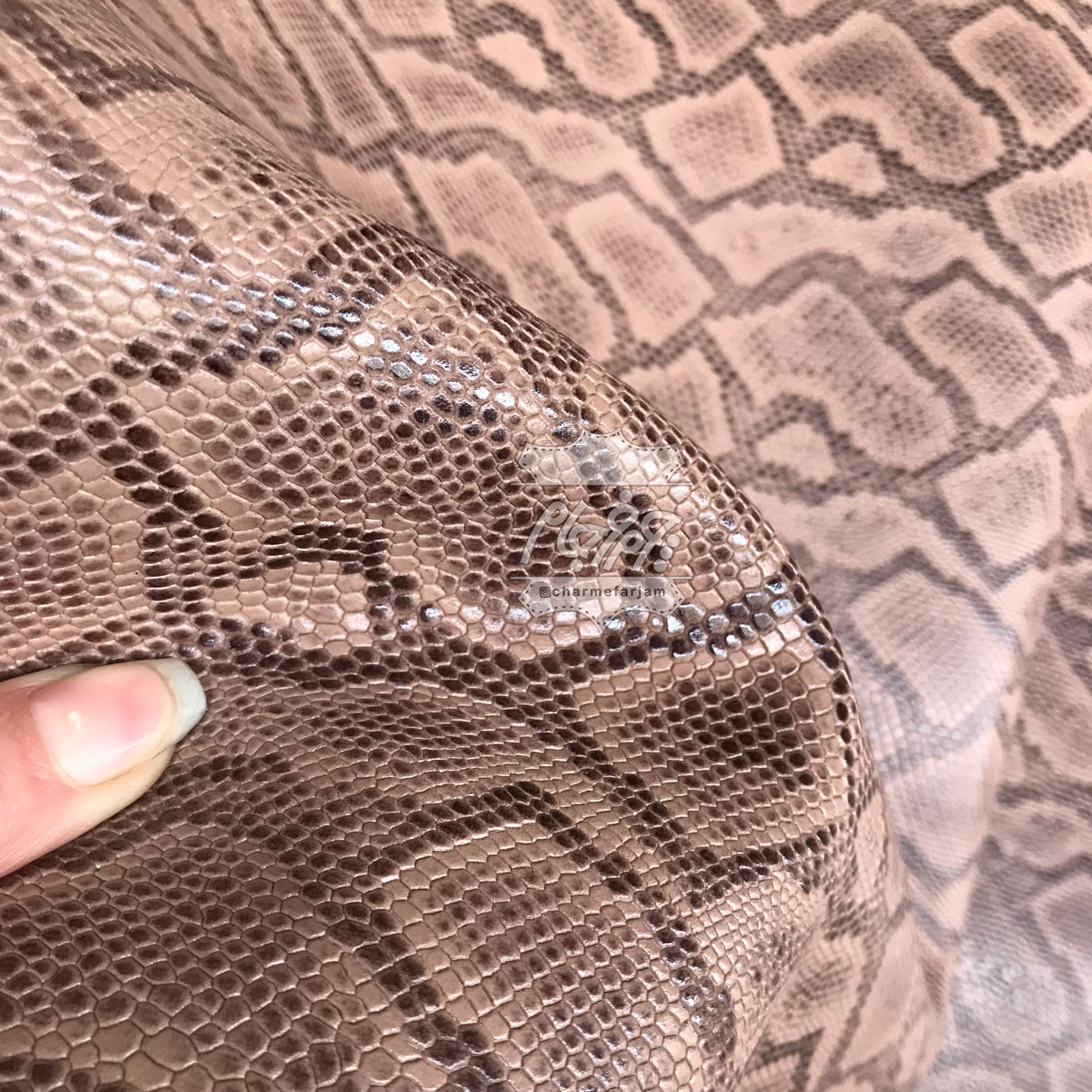 چرم گاوی طرح snake (ماری) شکلاتی