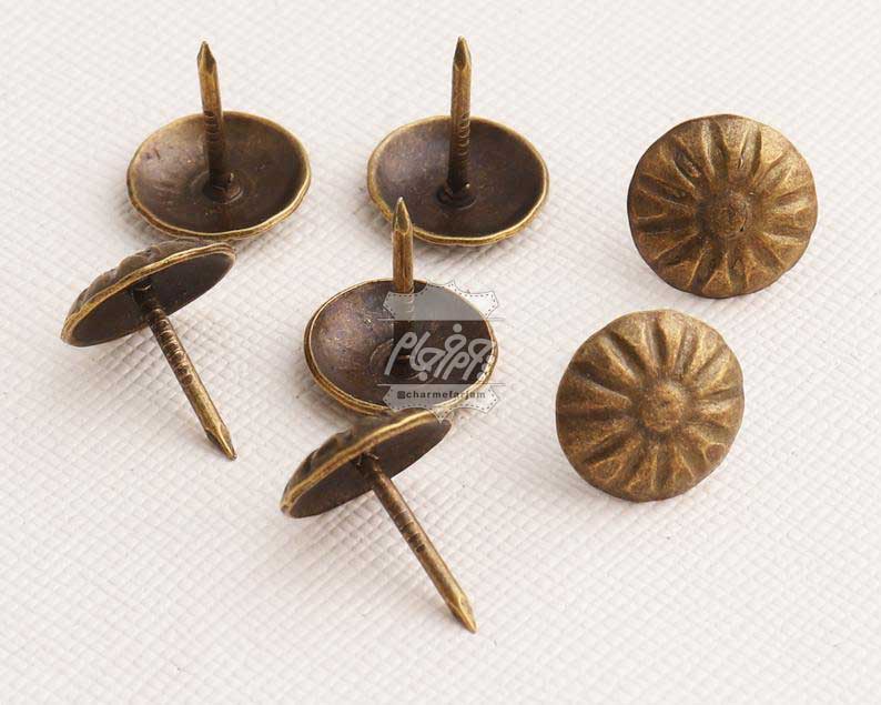گل میخ