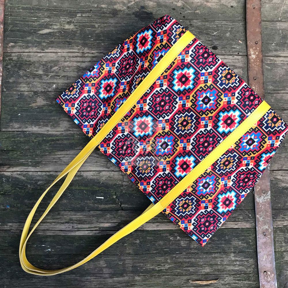 پارچه کیفی طرح گل سنتی